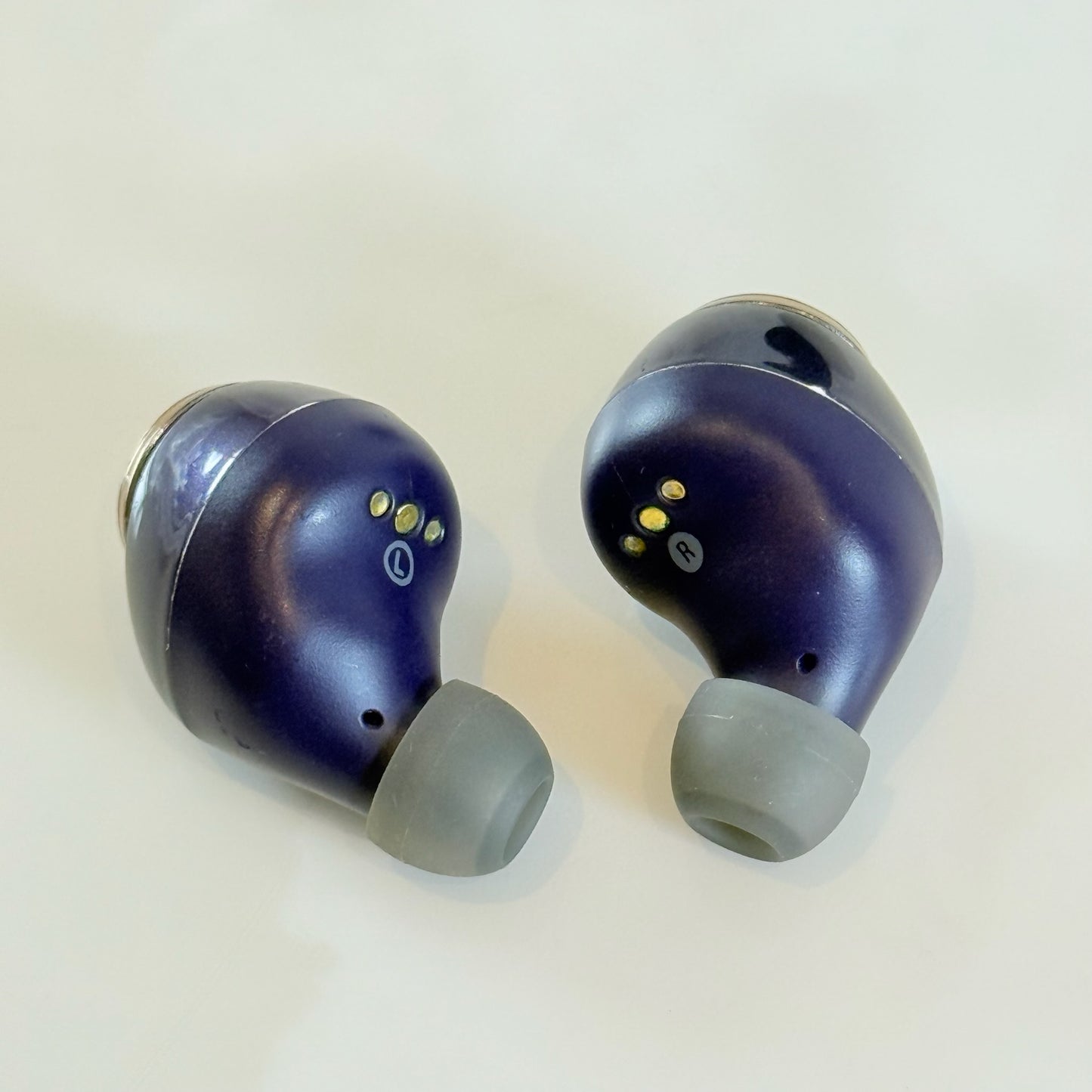 TE-D01v-ISN ブラック ワイヤレスイヤホン カナル型 Type-C 動作品