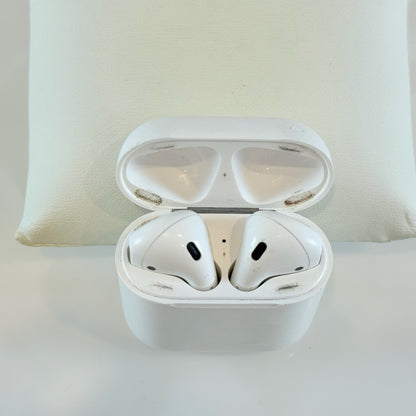 AirPods 第2世代 A1602 ワイヤレスイヤホン Lightning 2019年 ケース付 両耳 動作品 ホワイト