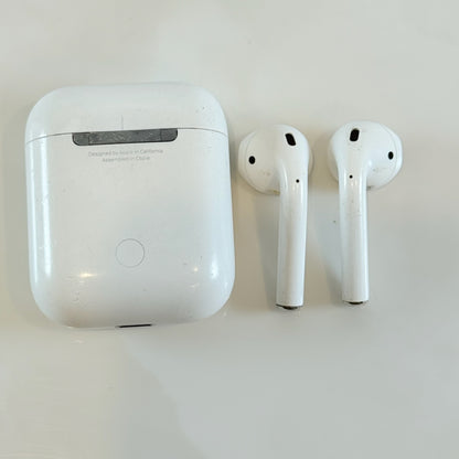 AirPods 第2世代 A1602 ワイヤレスイヤホン Lightning 2019年 ケース付 両耳 動作品 ホワイト