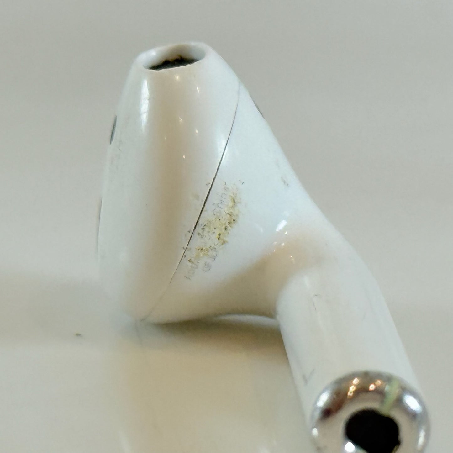 AirPods 第2世代 A1602 ワイヤレスイヤホン Lightning 2019年 ケース付 両耳 動作品 ホワイト