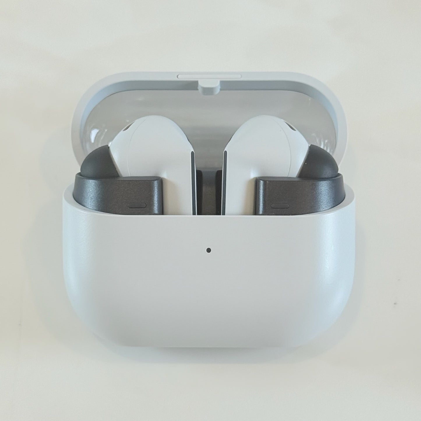 Galaxy Buds3 FE ワイヤレスイヤホン グレー カナル型 Type-C 本体のみ 動作品 2024年モデル