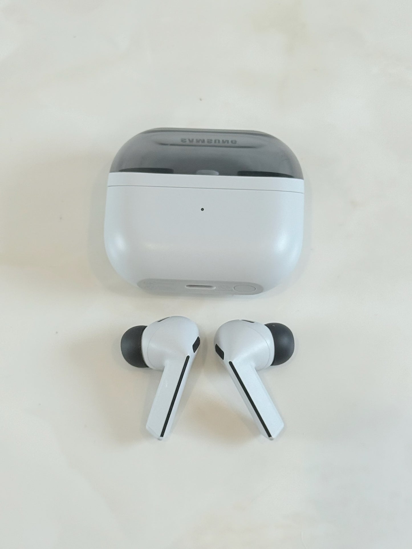 Galaxy Buds3 FE ワイヤレスイヤホン グレー カナル型 Type-C 本体のみ 動作品 2024年モデル