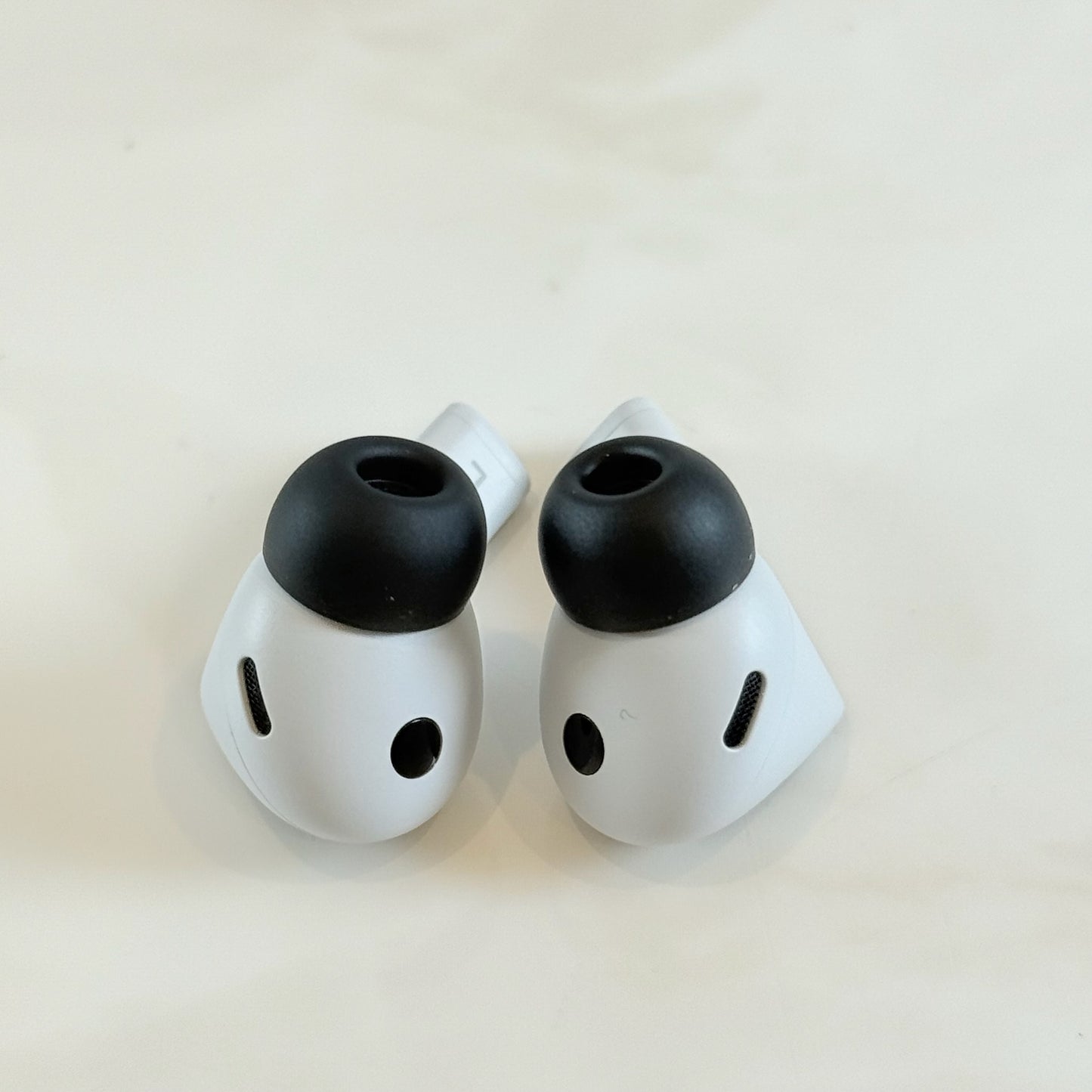 Galaxy Buds3 FE ワイヤレスイヤホン グレー カナル型 Type-C 本体のみ 動作品 2024年モデル