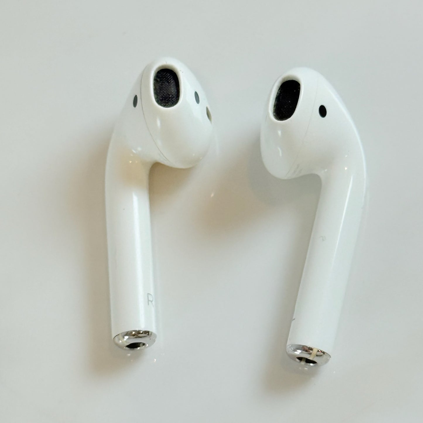 AirPods 第2世代 A1602 A2032 A2031 Lightning ワイヤレスイヤホン 本体 ケース付 両耳 動作品 2019年モデル