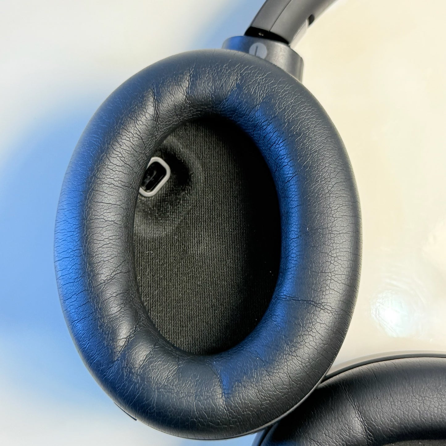 SONY ソニー WH-1000XM4 ブラック ワイヤレスヘッドホン ノイズキャンセリング Bluetooth Type-C ハードケース付 完動品
