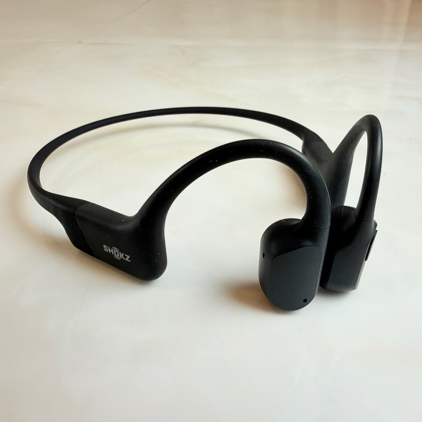 SHOKZ ショックス OpenRun S803 ブラック 骨伝導イヤホン Bluetooth ワイヤレス スポーツ ランニング マイク 通話 防水 両耳動作品